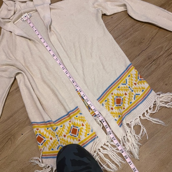 Cream Hooded Cardigan with Fringe and Pattern - Picture 16 of 17